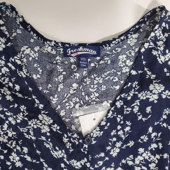 Freshman Blue/White Floral Print Crochet Trim Tie-Waist Blouse Size XS - Picture 5 of 6